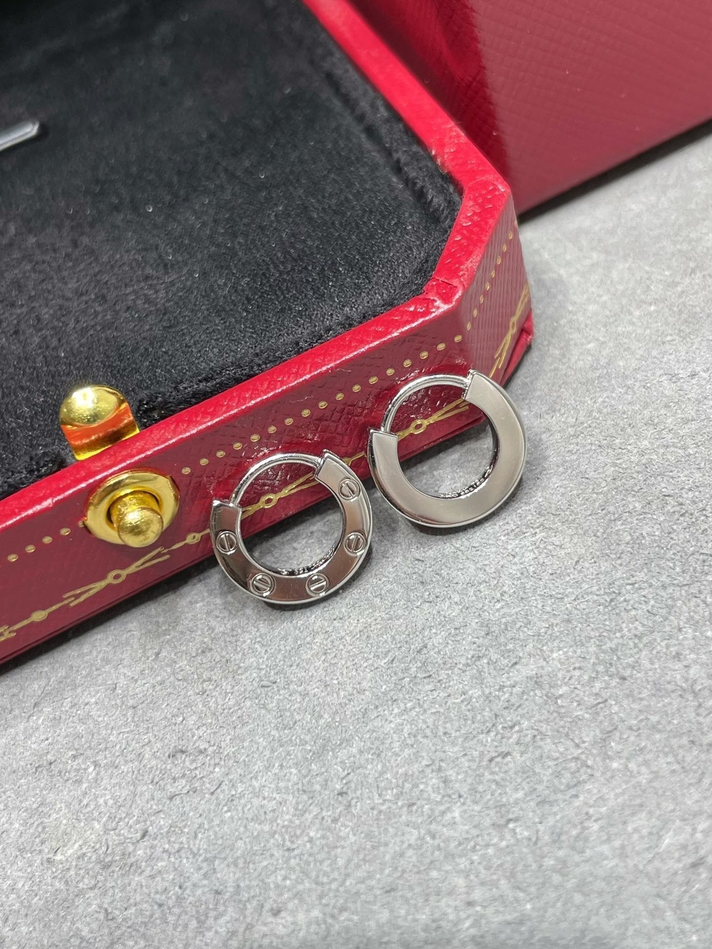 ¡®Glow Jewelry¡¯LOVE MINI EARRINGS