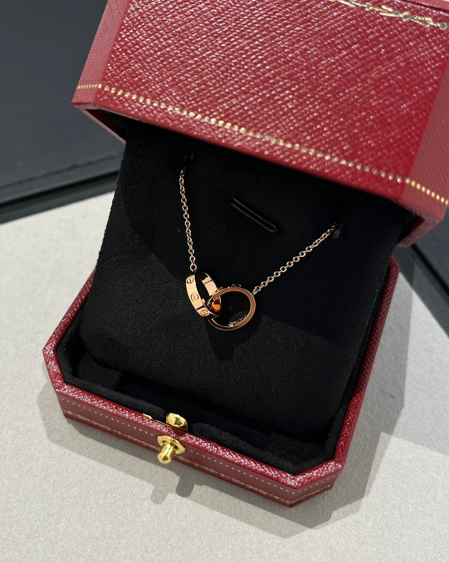 „Glow Jewelry“ LOVE HALSKETTE DOPPELRING ROSÉGOLD