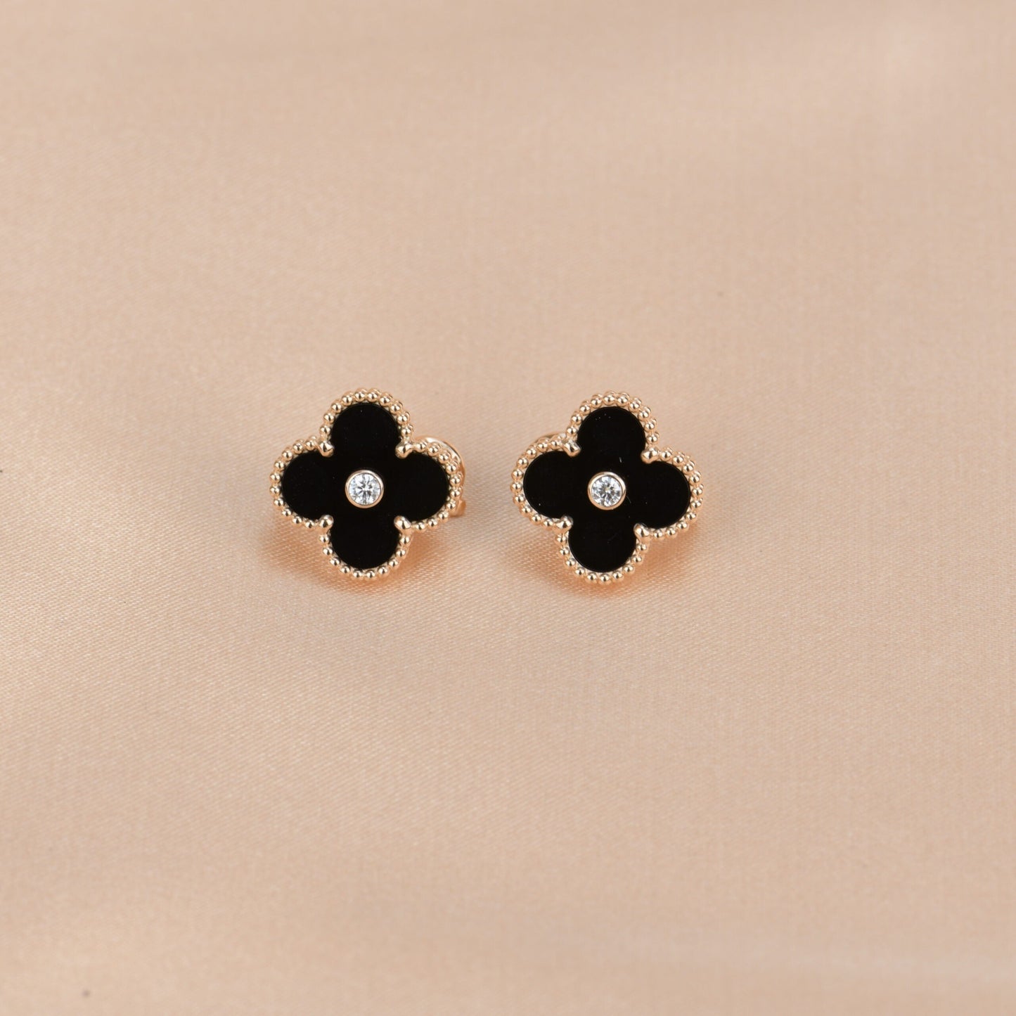¡®Glow Jewelry¡¯CLOVER MEDIUM 1 MOTIFS ONYX DIAMOND EARRINGS