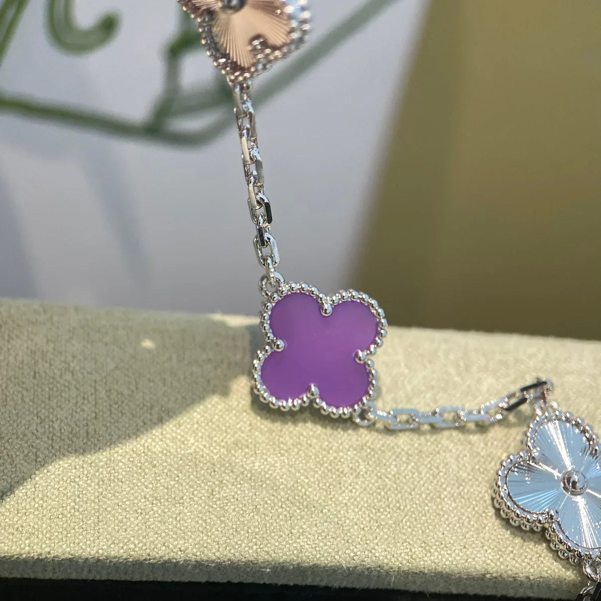 [Glow Jewelry]New  CLOVER 5 MOTIF VIOLET BRACELET COLLECTION