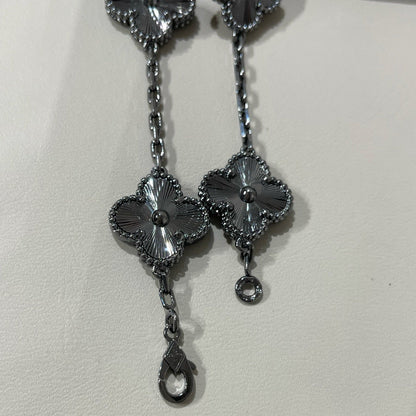 [Glow Jewelry]Neues CLOVER 5 MOTIV SCHWARZES ARMBAND