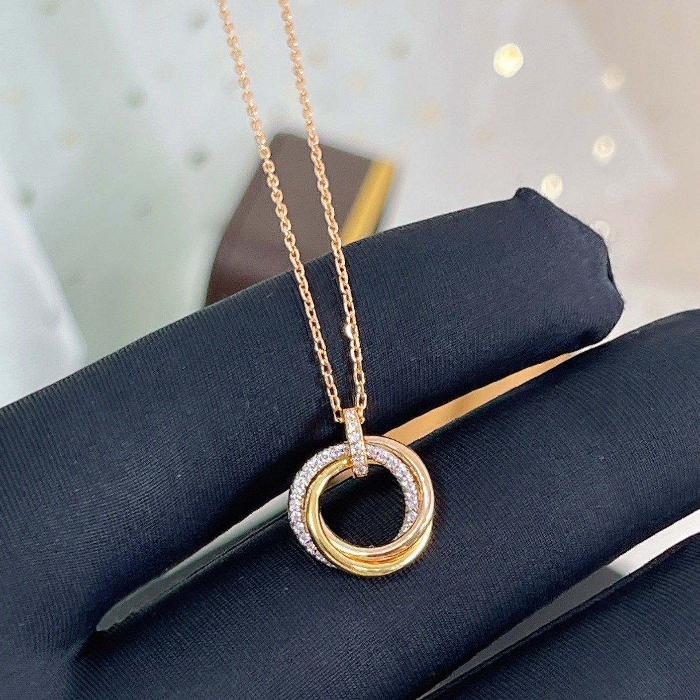 ¡®Glow Jewelry¡¯TRINITY NECKLACE SILVER GOLD PINK GOLD DIAMONDS