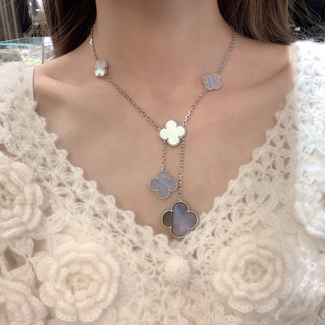 「グロージュエリー」クローバーMOPカルセドニーネックレスシルバー6モチーフ