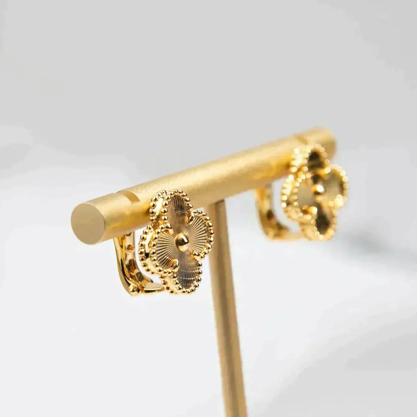 [Glow Jewelry]CLOVER MEDIUM 1 MOTIFS LASER EARRINGS