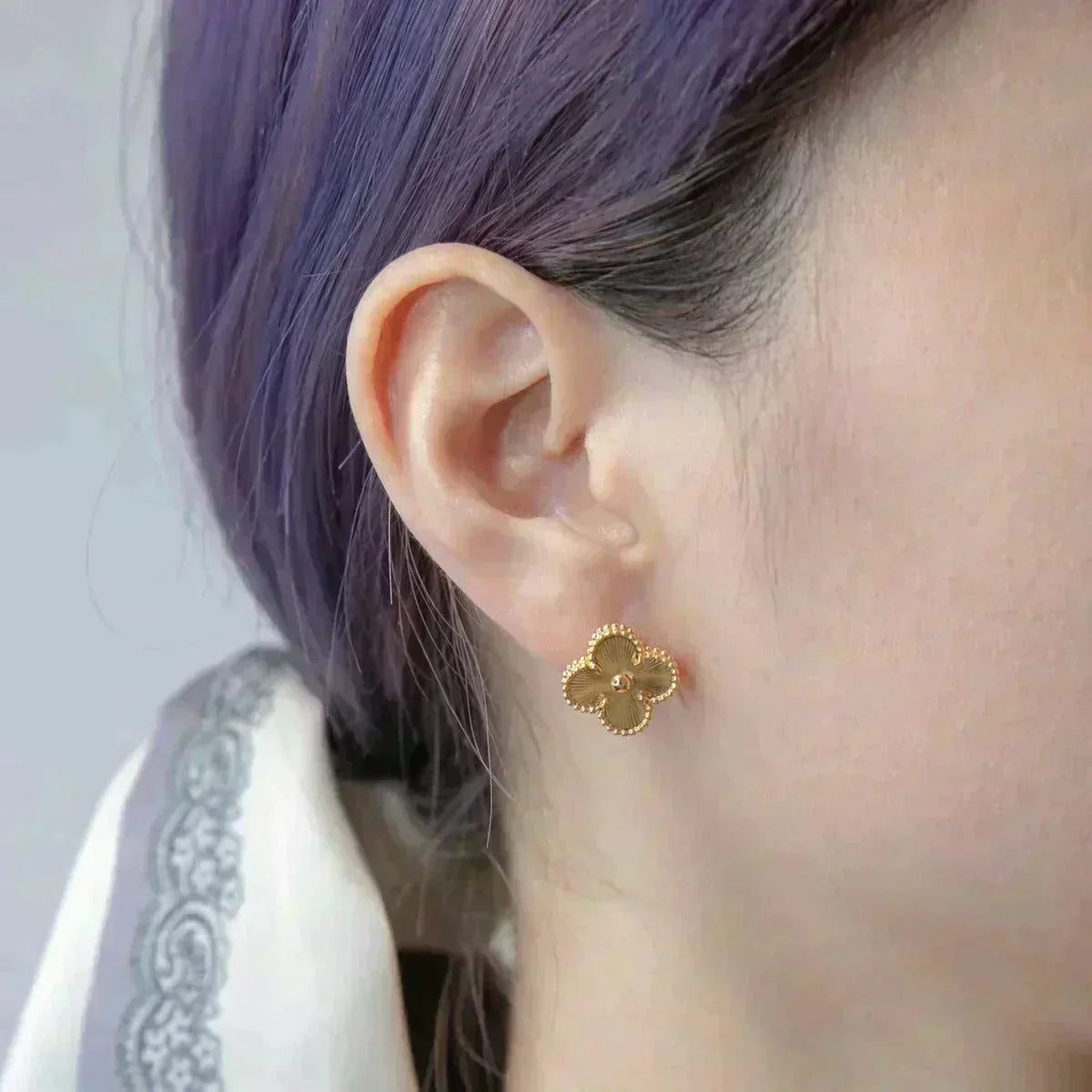 [Glow Jewelry]CLOVER MEDIUM 1 MOTIFS LASER EARRINGS
