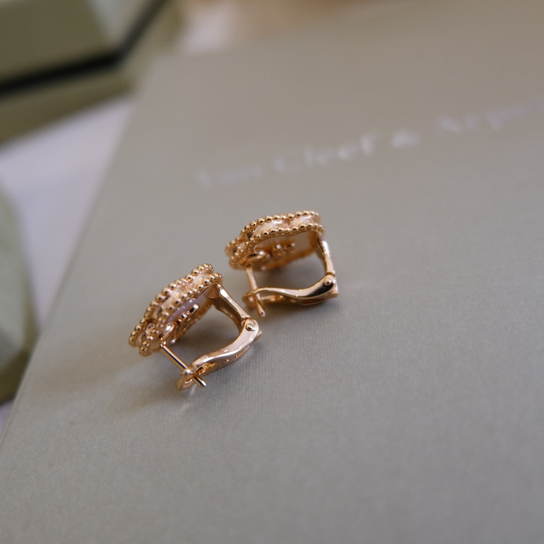 ¡®Glow Jewelry¡¯LUCKY PINK GOLD WHITE MOP EARRINGS
