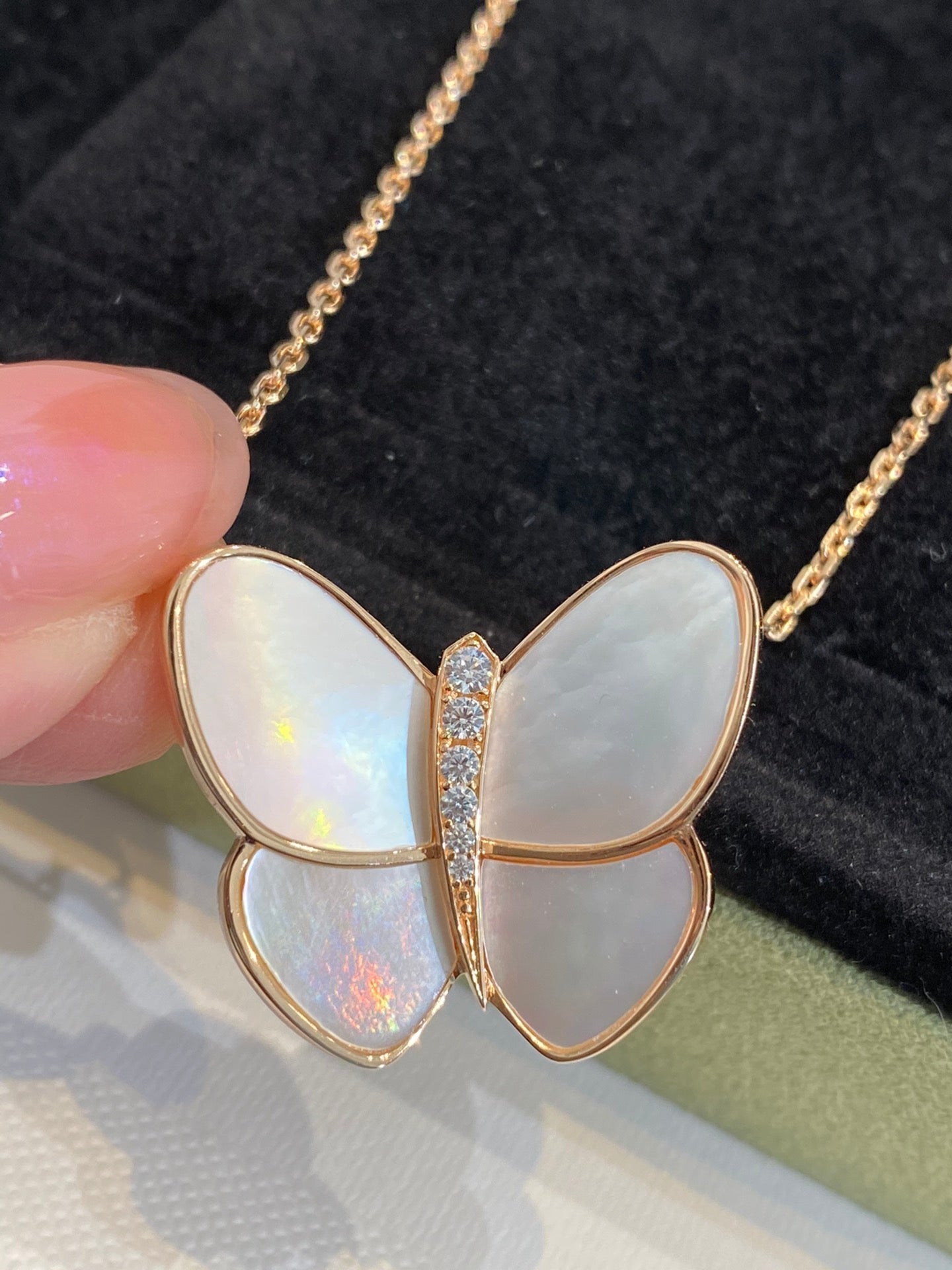 [Glow Jewelry]BUTTERFLY GOLD MOP DIAMOND NECKLACE