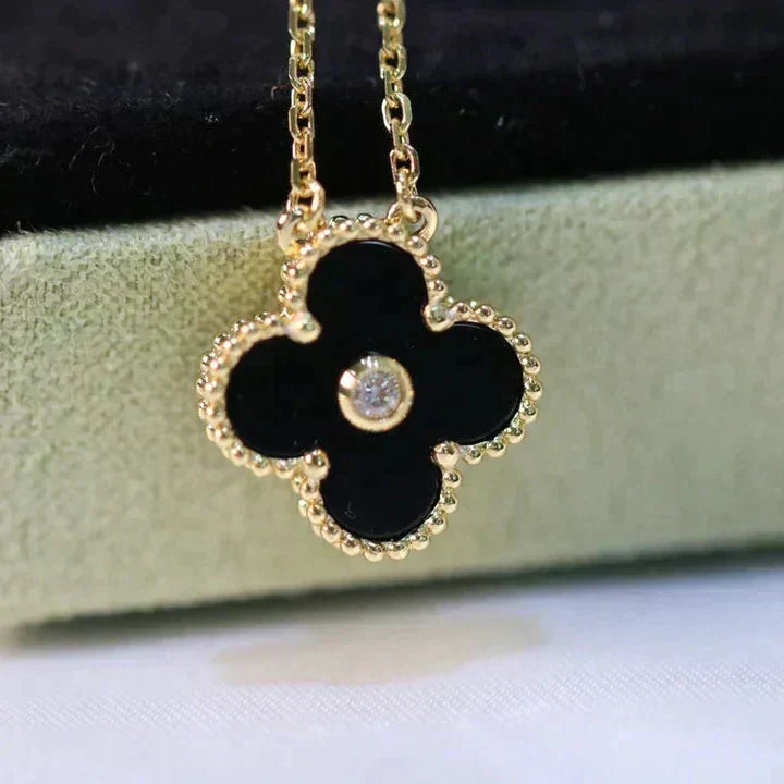 [Glow Jewelry]CLOVER 15MM DIAMOND ONYX NECKLACE