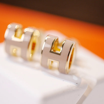 [Glow Jewelry]MINI POP H GOLD EARRINGS GREY