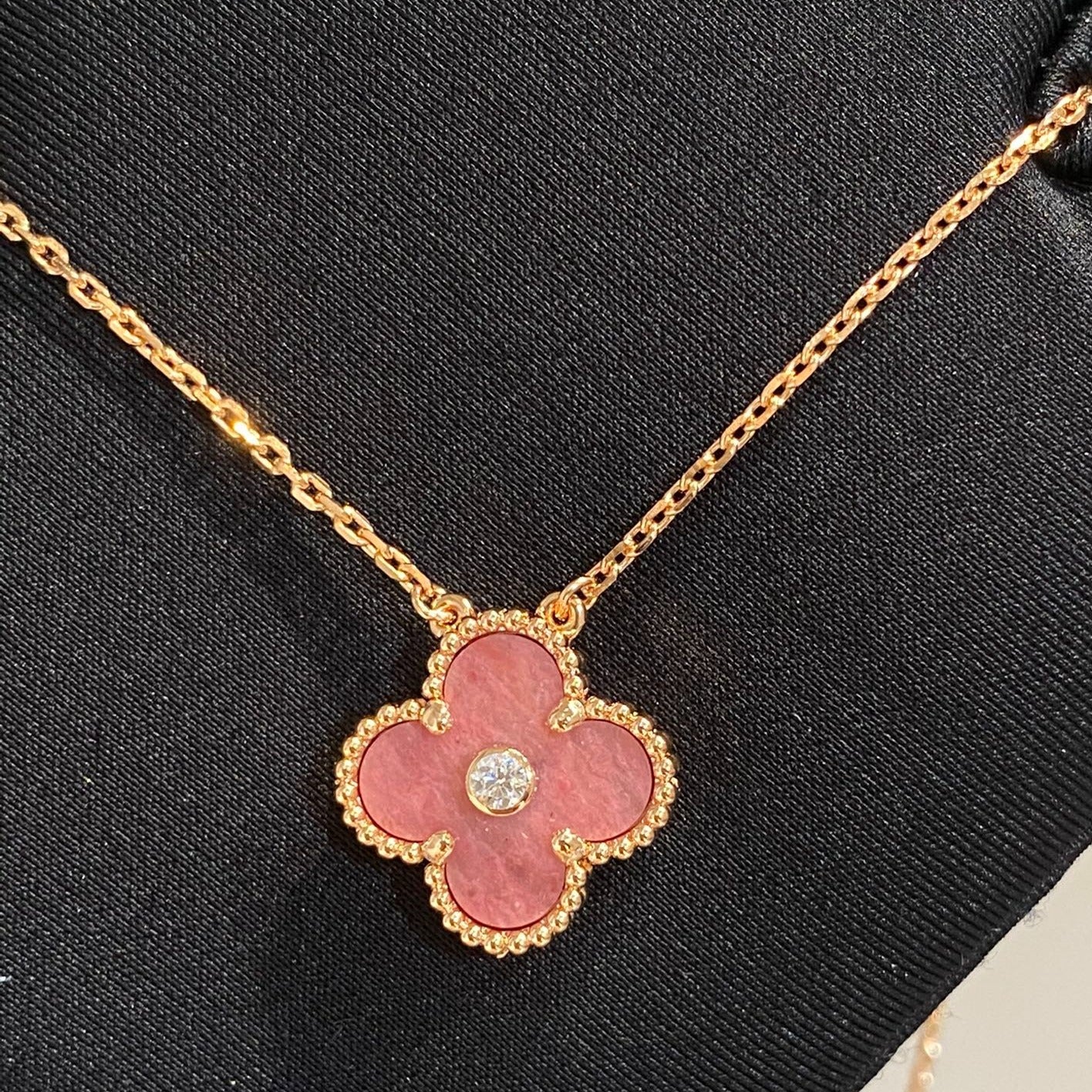 Glow Jewelry 『CLOVER 15MM DIAMOND RHODONITE NECKLACE』