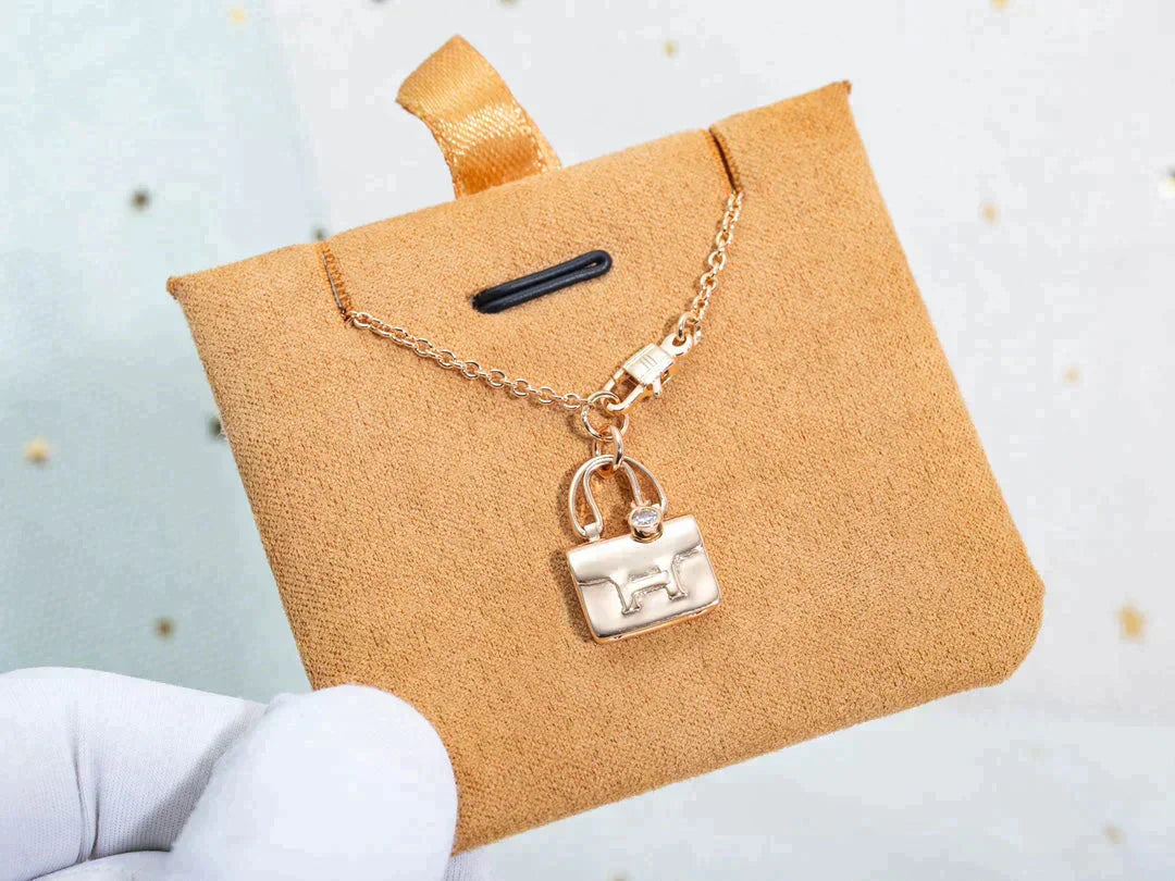 ¡®Glow Jewelry¡¯AMULETTE PEDANT ROSE GOLD NECKLACE