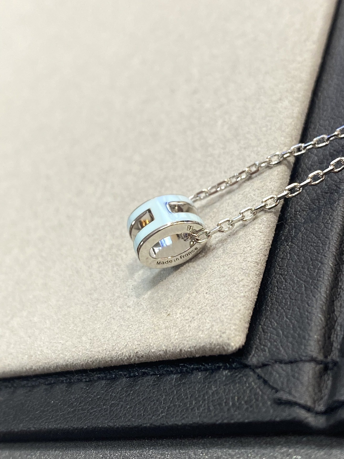 „Glow Jewelry“ POP H HELLBLAUE HALSKETTE