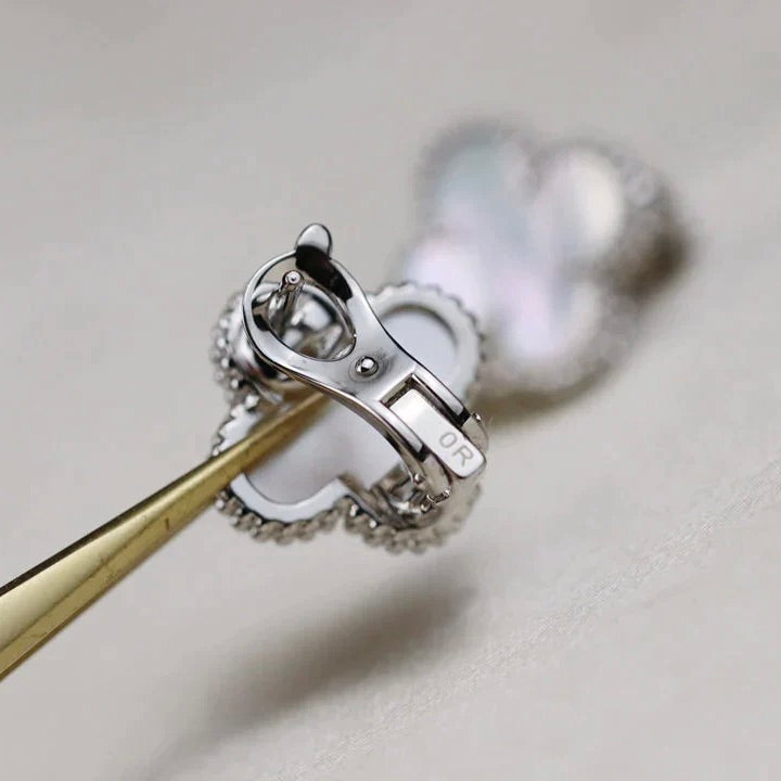 ¡®Glow Jewelry¡¯CLOVER MEDIUM 1 MOTIFS  WHITE MOP EARRINGS SILVER