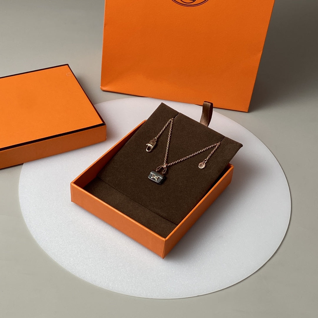 [Glow Jewelry]CONSTANCE BLACK PEDANT PINK GOLD NECKLACE