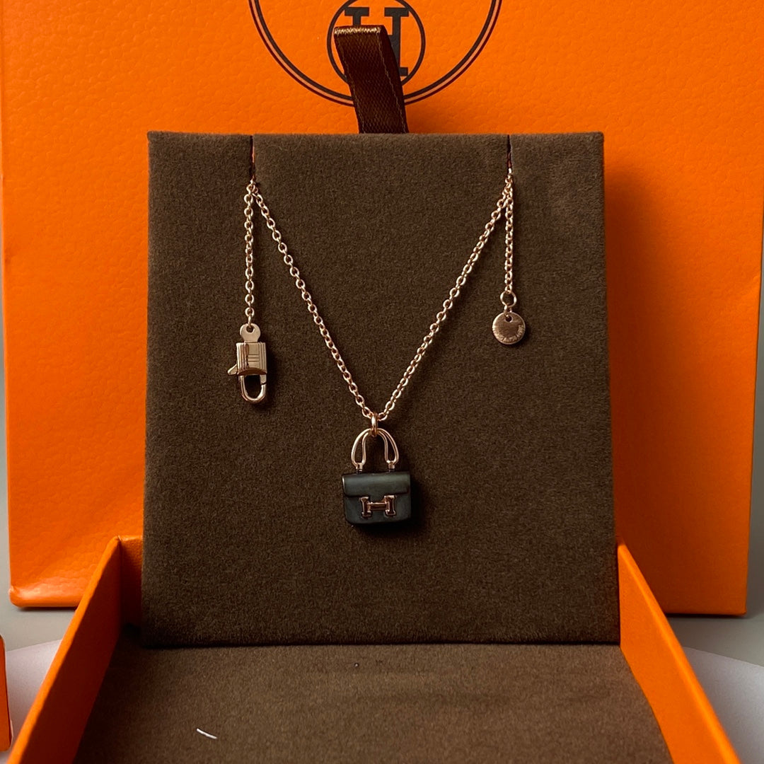 [Glow Jewelry]CONSTANCE BLACK PEDANT PINK GOLD NECKLACE