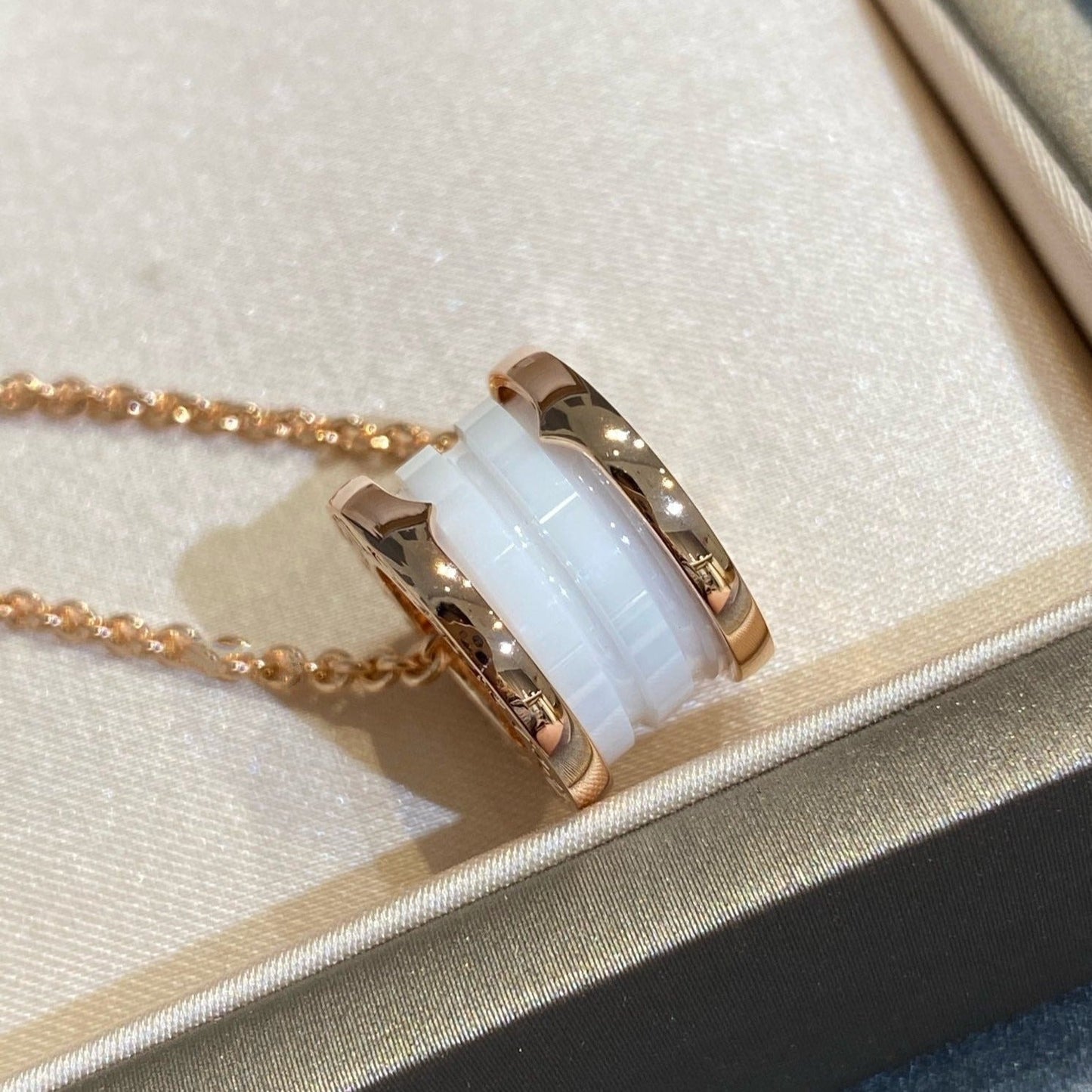 [Glow Jewelry]ZERO 1 WHITE CERAMIC PINK GOLD NECKLACE