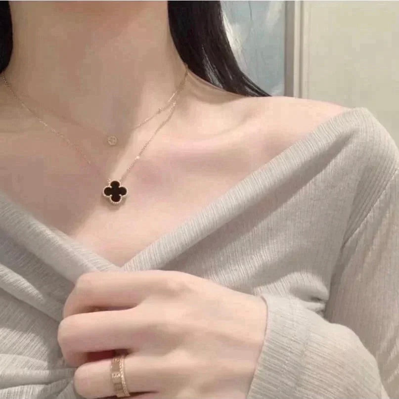 Glow Jewelry「CLOVER 15MM BLACK ONYX SINGLE FLOWER NECKLACE」