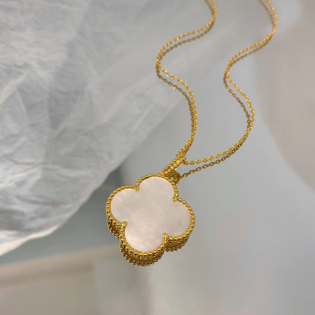 ¡®Glow Jewelry¡¯CLOVER 25MM MOP LARGE PENDANT NECKLACE