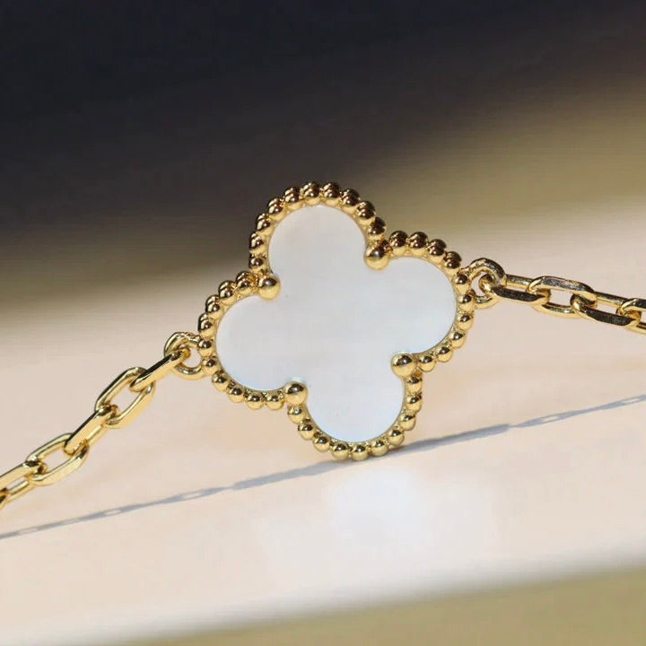[Glow Jewelry]CLOVER 20 MOTIFS WHITE MOP NECKLACE