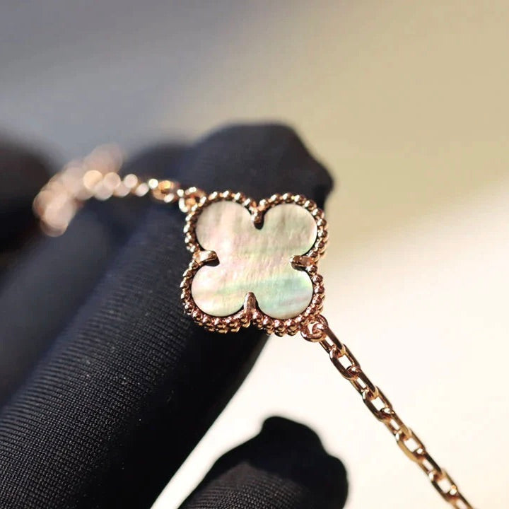 ®Glow Jewelry®クローバー20モチーフ ダークマザーオブパール ダイヤモンド ネックレス