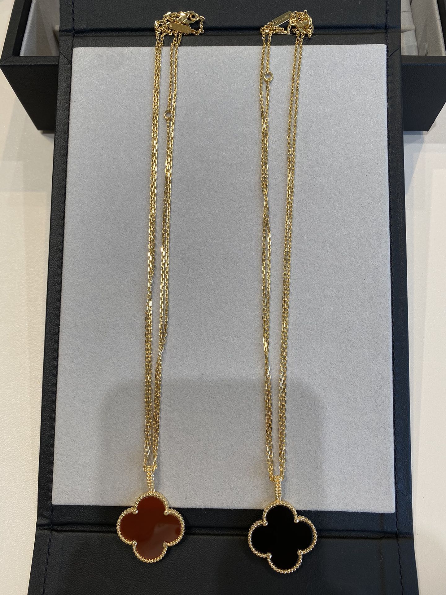 [Glow Jewelry]CLOVER 25MM NECKLACE GOLD CARNELIAN