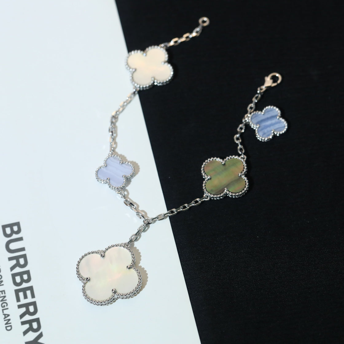 [Glow Jewelry]CLOVER BRACELET 5 MOTIFS MOP CHALCEDONY SILVER