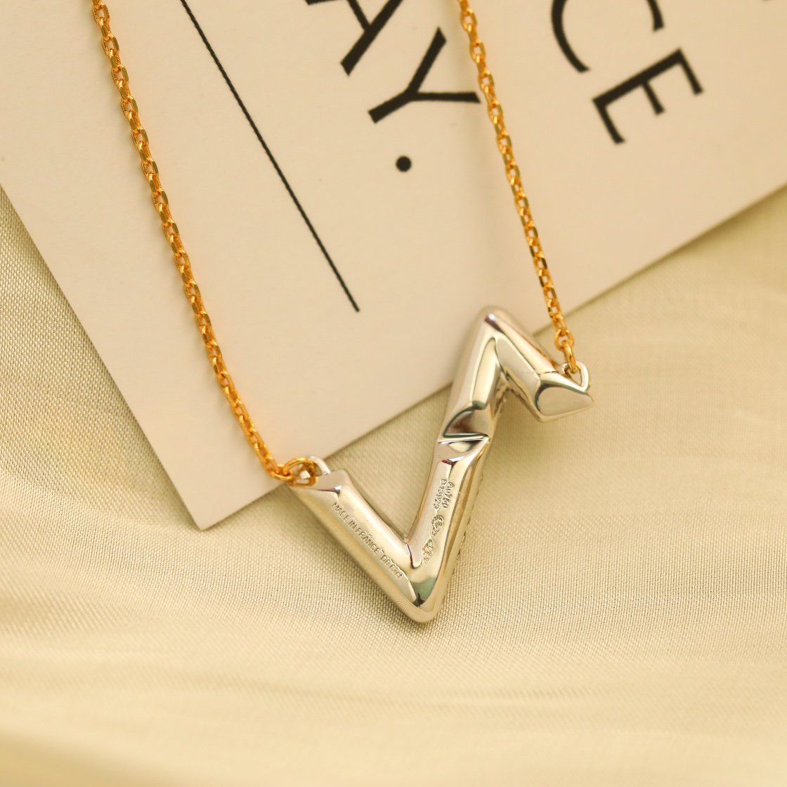 [Glow Jewelry]VOLT SILVER DIAMOND PEDANT NECKLACE