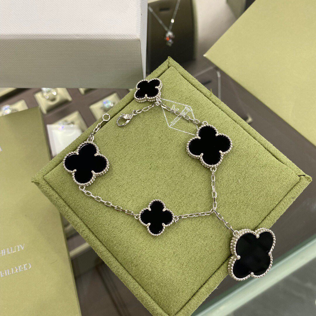 ¡®Glow Jewelry¡¯CLOVER 5 MOTIFS SIVLER ONYX BRACELET