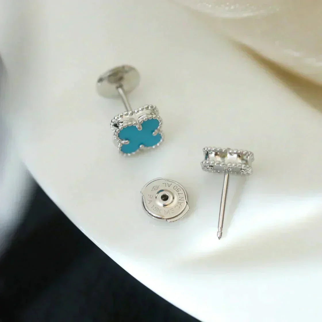 [Glow Jewelry]CLOVER MINI 9.5MM ONYX STUD EARRINGS SILVER