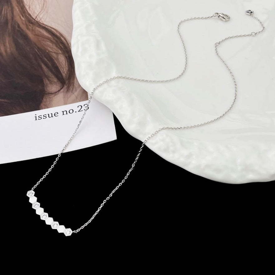 ¡®Glow Jewelry¡¯BEE MY LOVE DIAMOND NECKLACE