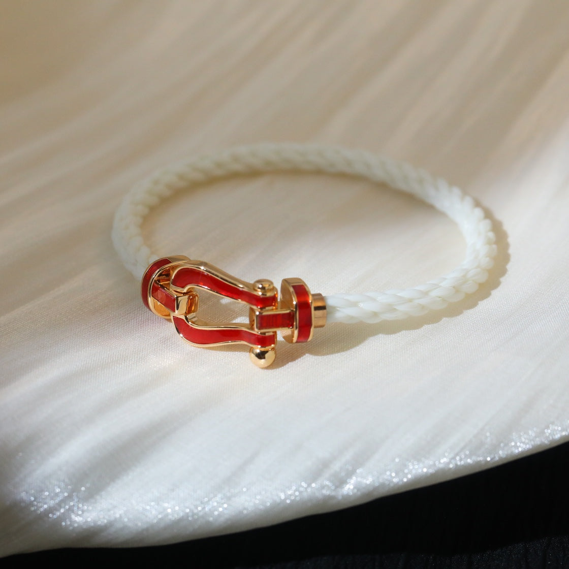 ¡®Glow Jewelry¡¯FORCE 10 WHITE TEXTILE DIAMOND PAVED