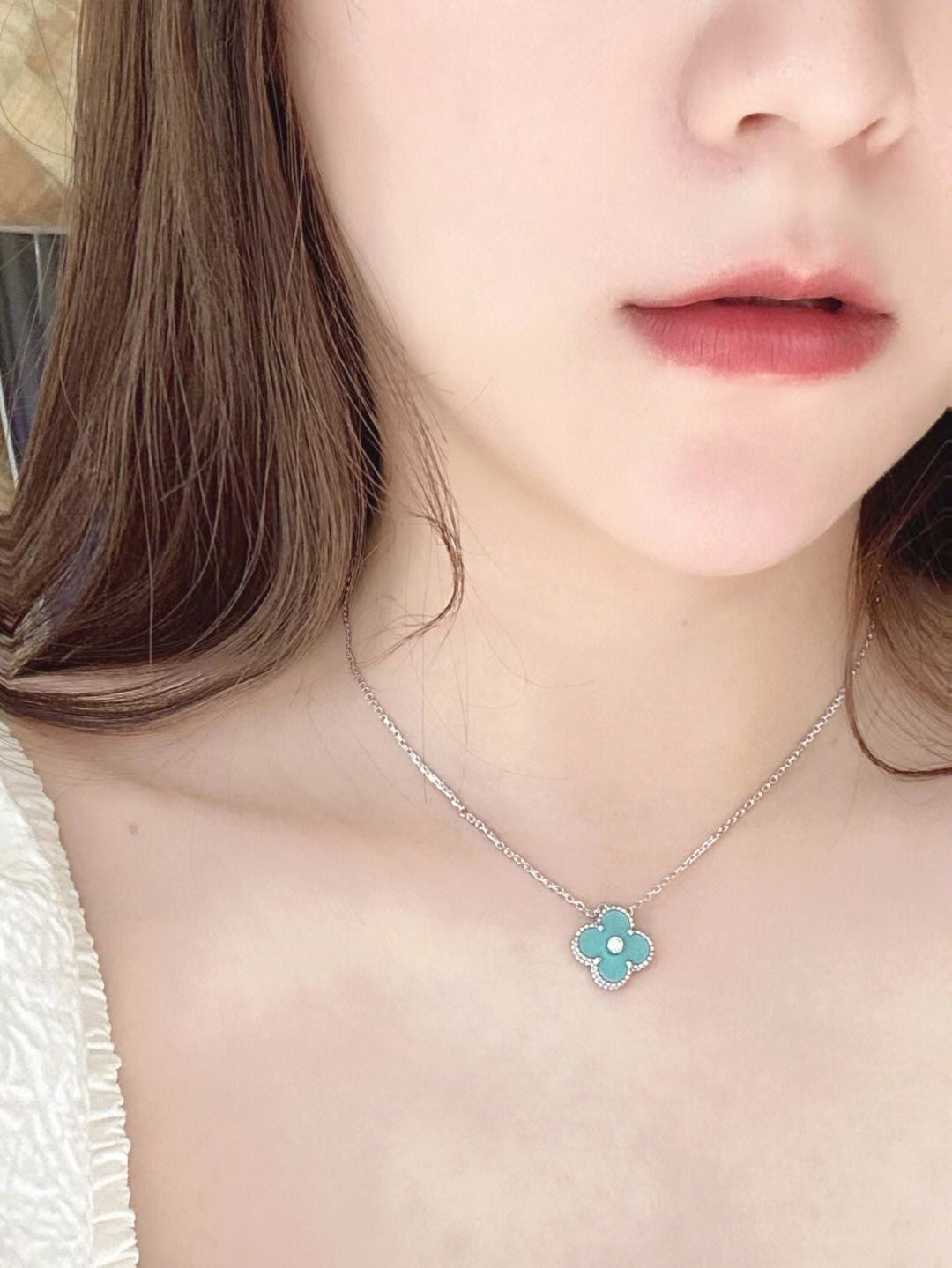¡®Glow Jewelry¡¯CLOVER 1 DIAMOND LIGHT BLUE SILVER NECKLACE