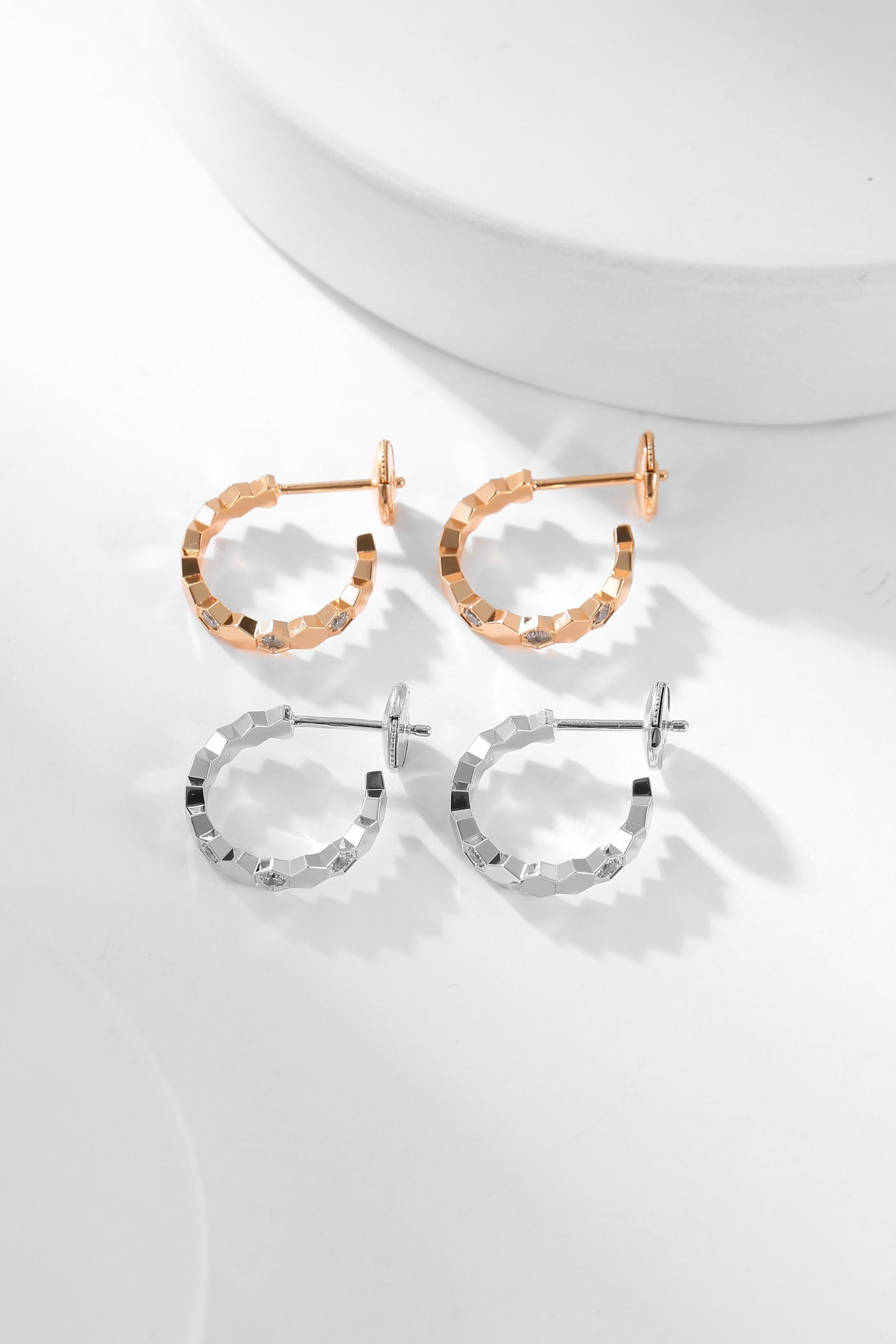 [Glow Jewelry]BEE LOVE DIAMOND HOOP EARRINGS