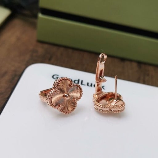 ¡®Glow Jewelry¡¯CLOVER MEDIUM STUD EARRINGS