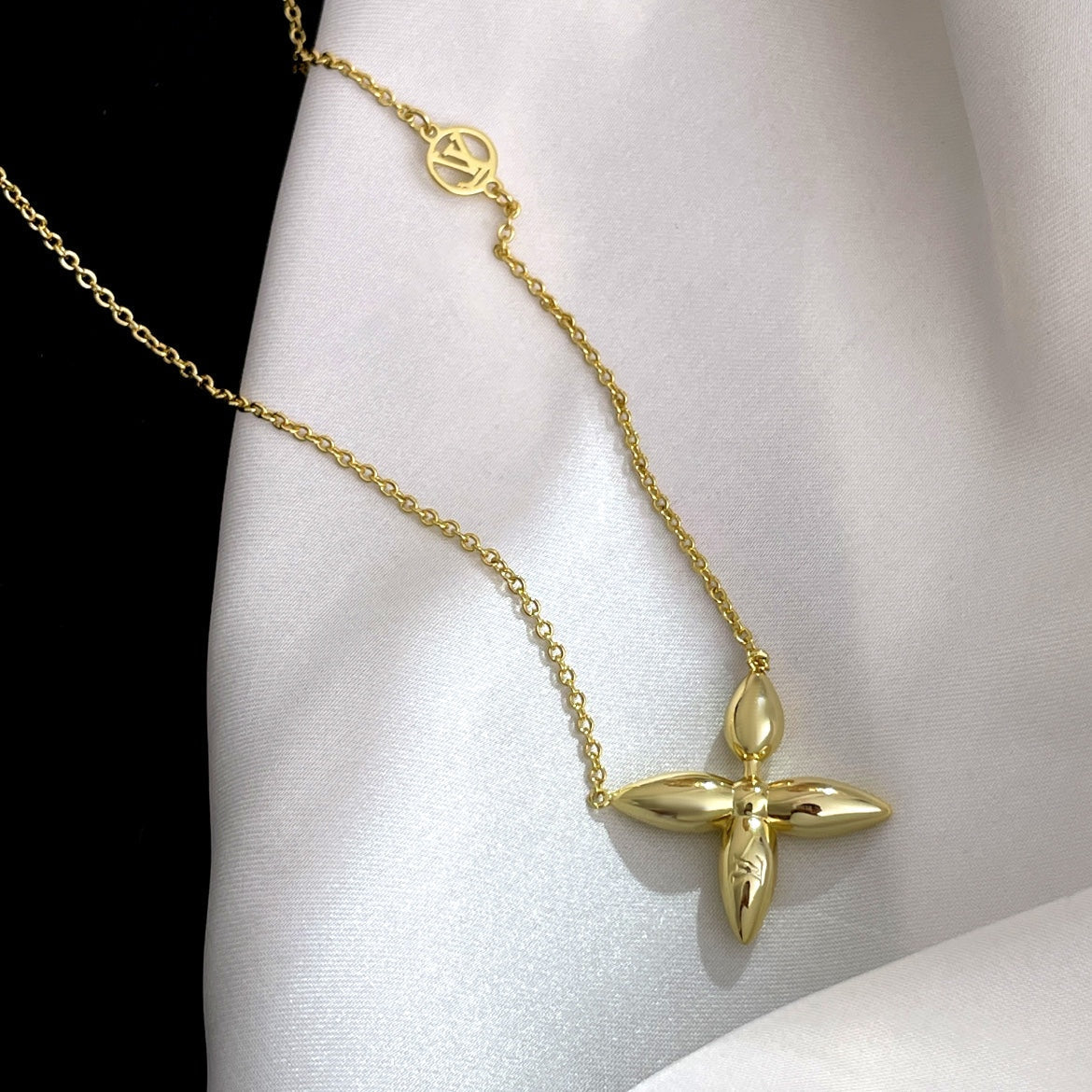 ¡®Glow Jewelry¡¯LOUISETTE GOLD NECKLACE