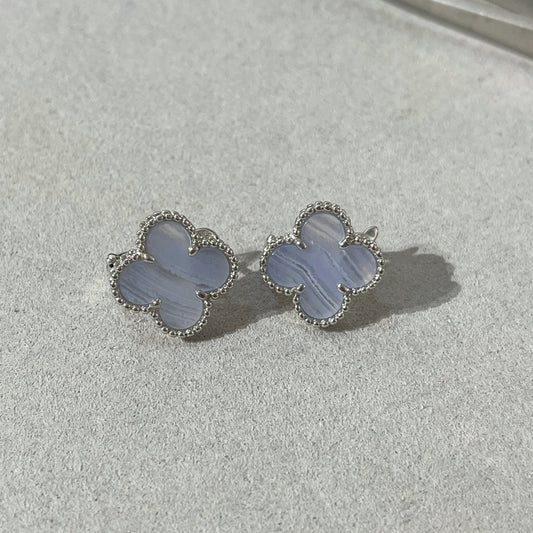 [Glow Jewelry]CLOVER CHALCEDONY SILVER STUD EARRINGS