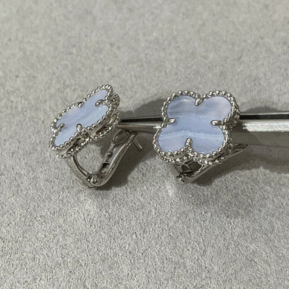 [Glow Jewelry]CLOVER CHALCEDONY SILVER STUD EARRINGS