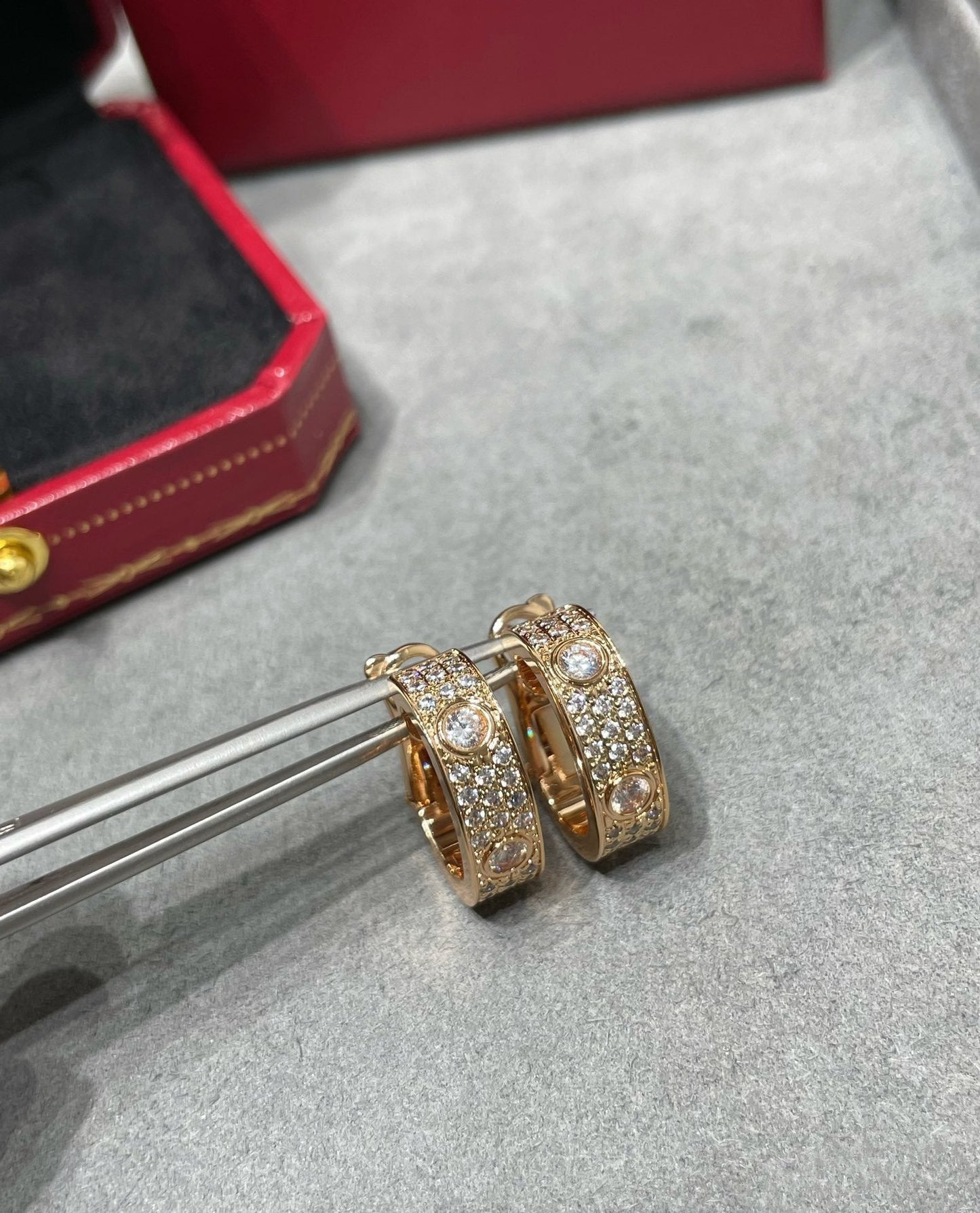 [Glow Jewelry]LOVE 5.5MM DIAMOND PAVED EARRINGS