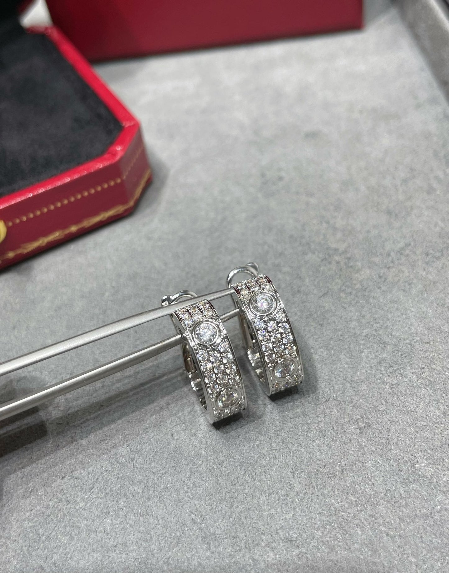 [Glow Jewelry]LOVE 5.5MM DIAMOND PAVED EARRINGS