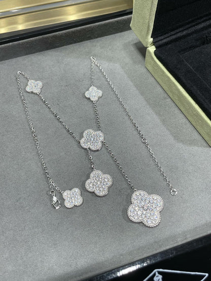 [Glow Jewelry]CLOVER 6 MOTIF DIAMOND PAVED NECKLACE