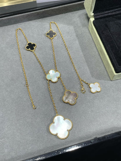 「グロージュエリー」クローバー 6モチーフ マザーオブパール オニキス ゴールドネックレス