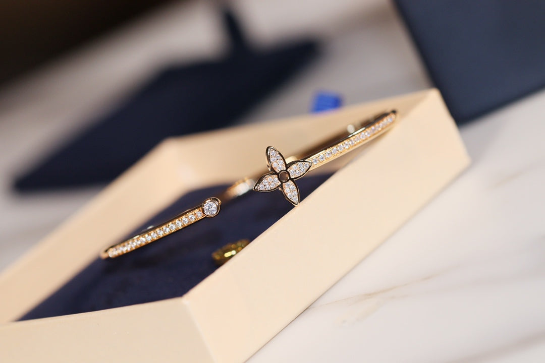 ¡®Glow Jewelry¡¯IDYLLE GOLD OPEN BRACELET DIAMOND PAVED