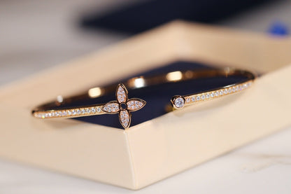 ¡®Glow Jewelry¡¯IDYLLE GOLD OPEN BRACELET DIAMOND PAVED