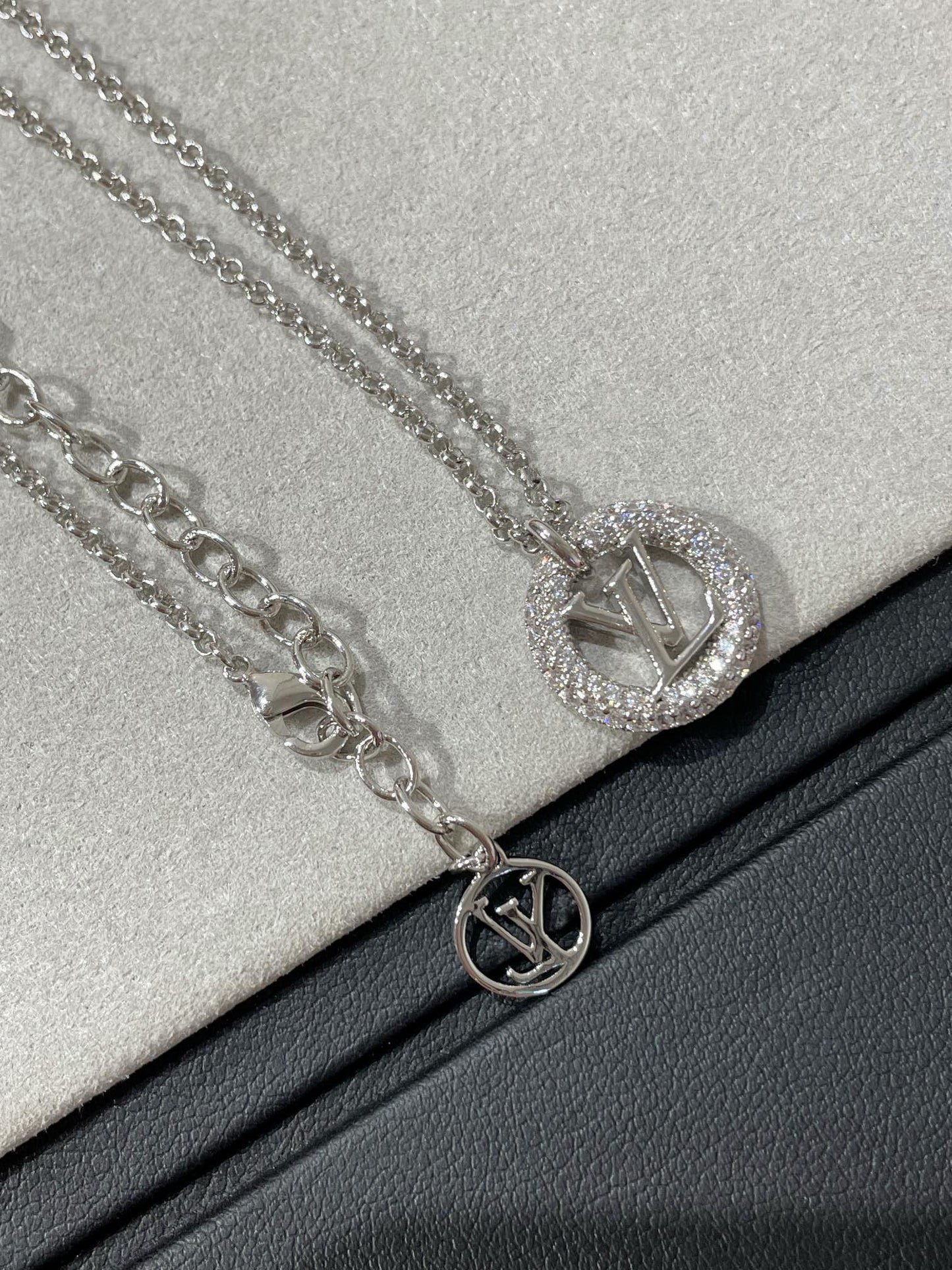 ¡®Glow Jewelry¡¯BY NIGHT DIAMOND PAVED NECKLACE