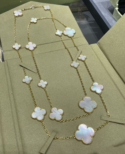Glow Jewelry「クローバー16モチーフ 白蝶貝 ゴールドネックレス」