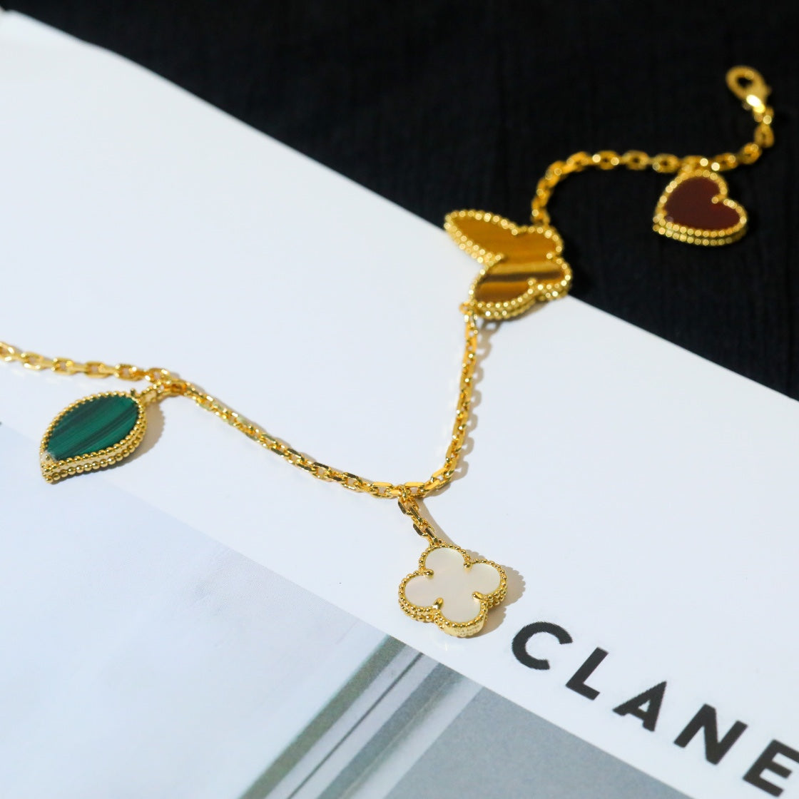 ¡®Glow Jewelry¡¯LUCKY SPRING 5 MOTIF GOLD BRACELET
