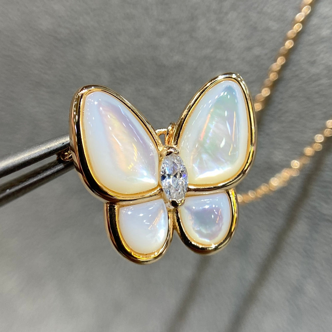 ¡®Glow Jewelry¡¯BUTTERFLY MOP DIAMOND NECKLACE