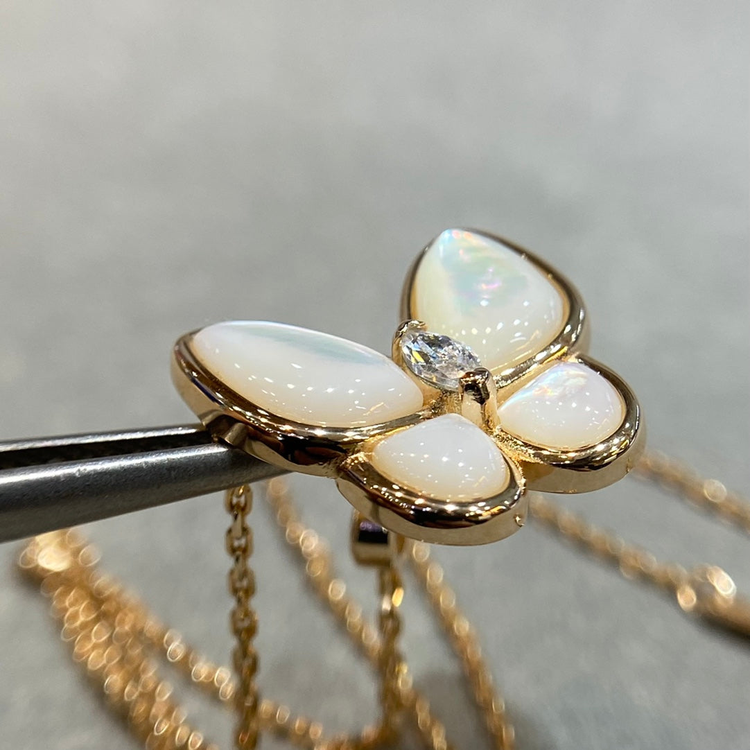 [Glow Jewelry]BUTTERFLY MOP DIAMOND NECKLACE