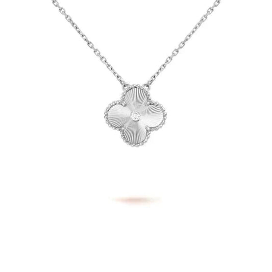 ¡®Glow Jewelry¡¯CLOVER  15MM DIAMOND LASER NECKLACE SILVER