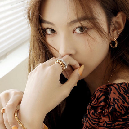 ¡®Glow Jewelry¡¯CLASH SMALL HOOP EARRINGS